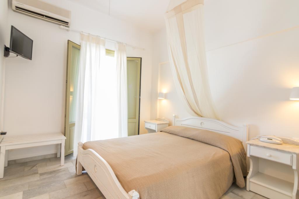 Artemis Hotel Antiparos Buitenkant foto