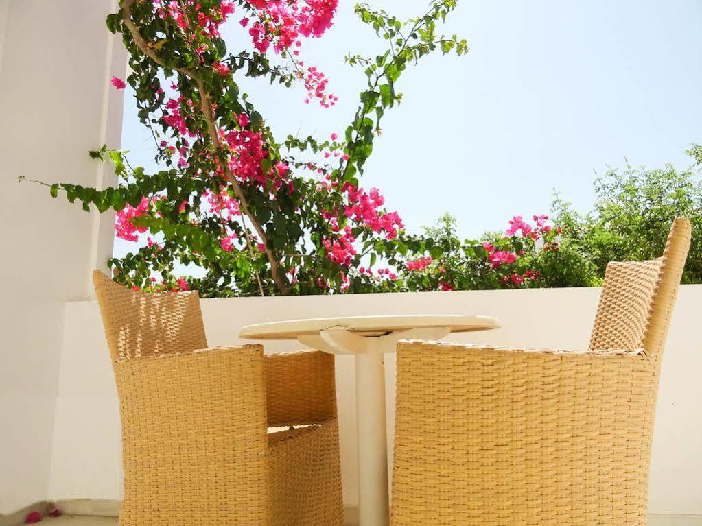 Artemis Hotel Antiparos Buitenkant foto